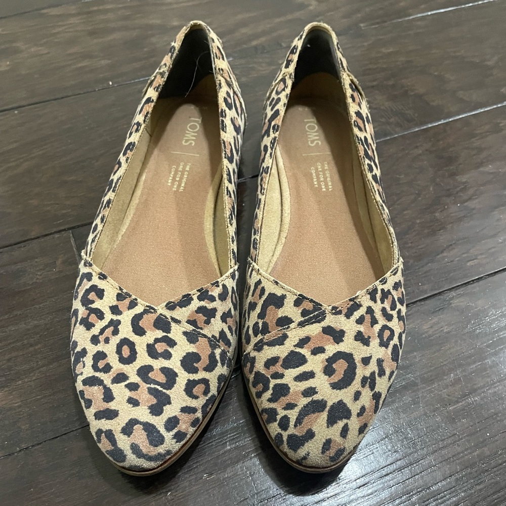Toms jutti flats size 7.5